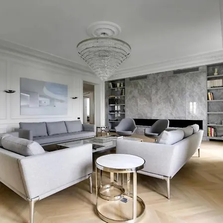 Beautiful Place To Spend Time With Your Friends Paris